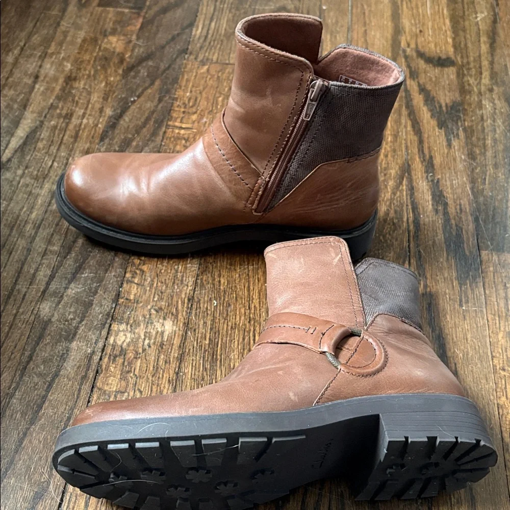 Clarks Women's Opal Rose Ankle Boot sz 8, Cognac/Brown - see all pics - Picture 4 of 9